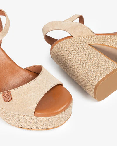 Escarpins compensés Monsul en daim beige avec boucle