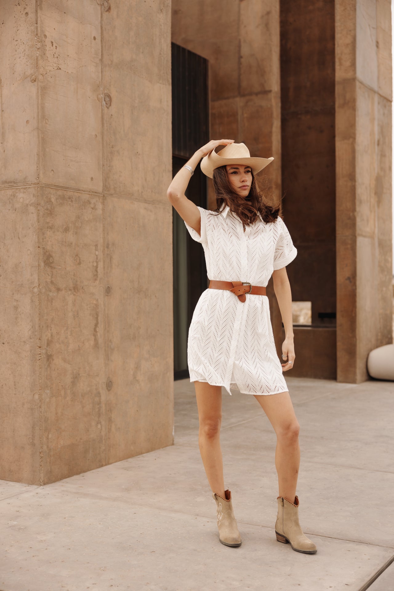 Raffia Leaf Lace Robe chemise (white)