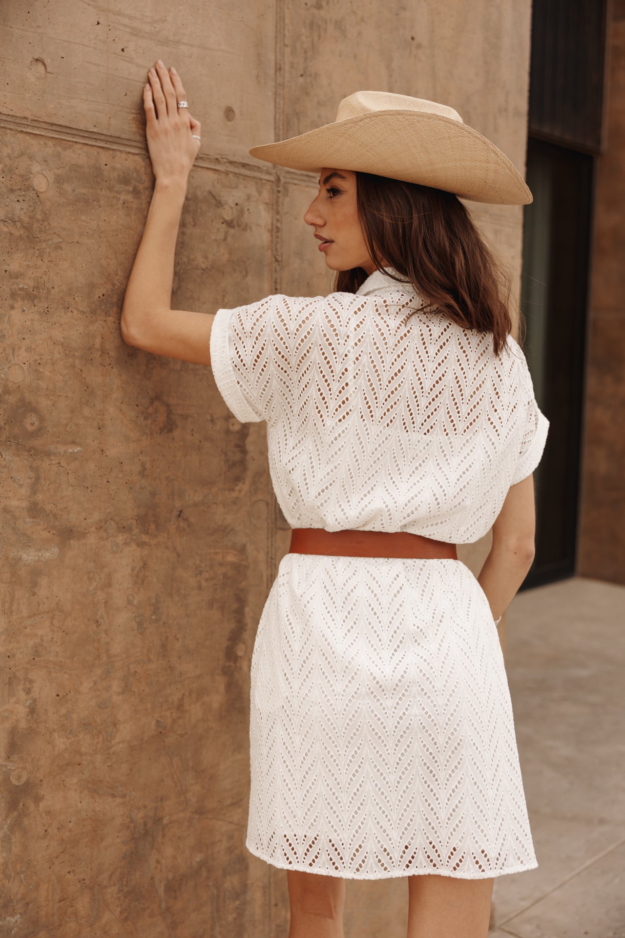 Raffia Leaf Lace Robe chemise (white)