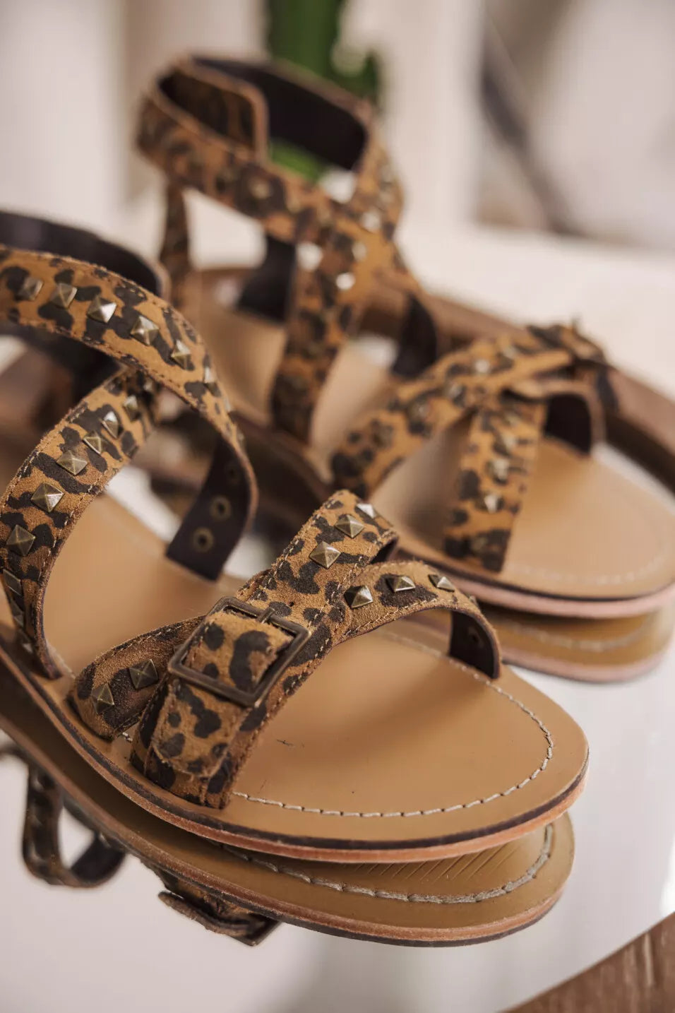 Sandales cloutées Elida Suede (Leo)
