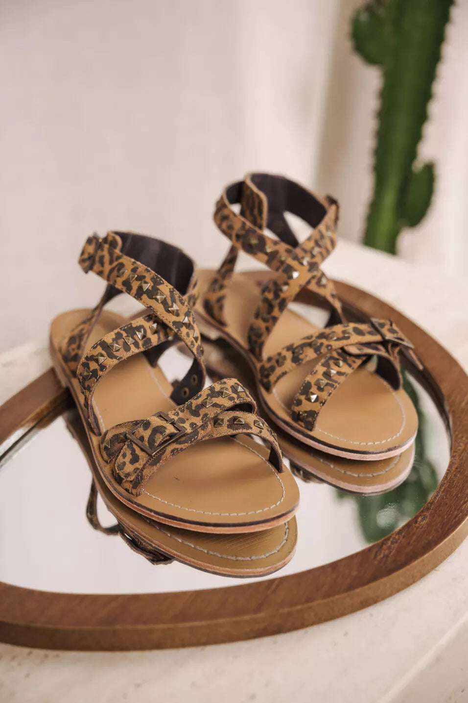 Sandales cloutées Elida Suede (Leo)