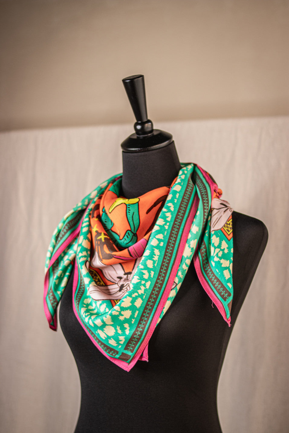 Fathia Desert Wildlife Big (vibrant orange)