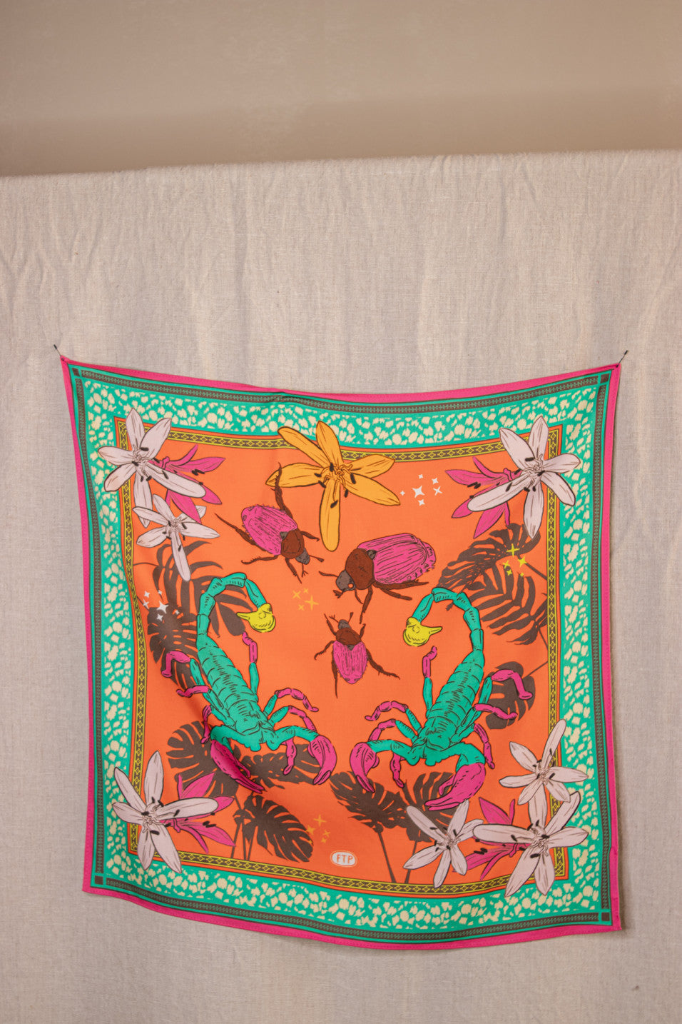 Fathia Desert Wildlife Big (vibrant orange)