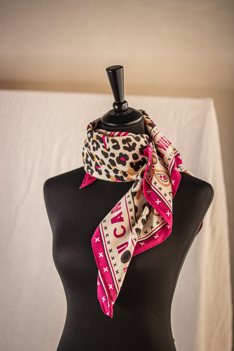 Fathia Wild Leopard Small (pearled ivory)