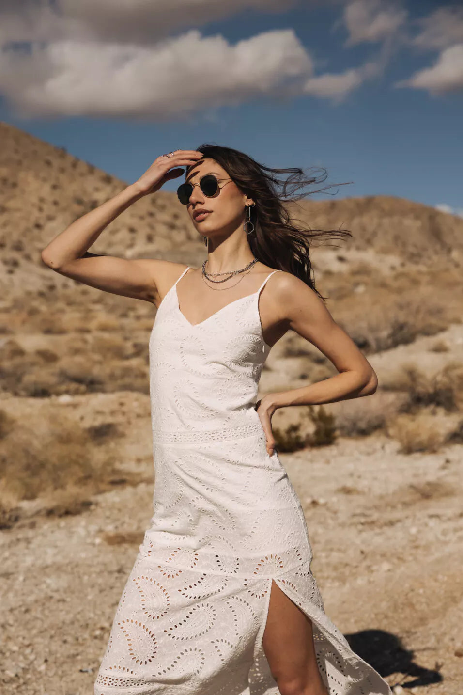 Robe avec fente côté Revania Lace,( White)