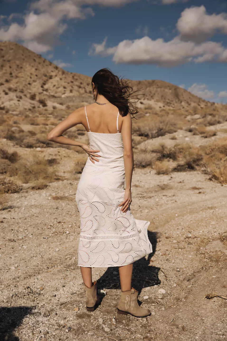 Robe avec fente côté Revania Lace,( White)