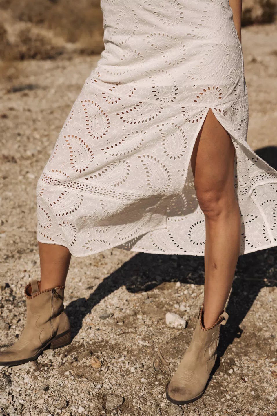 Robe avec fente côté Revania Lace,( White)