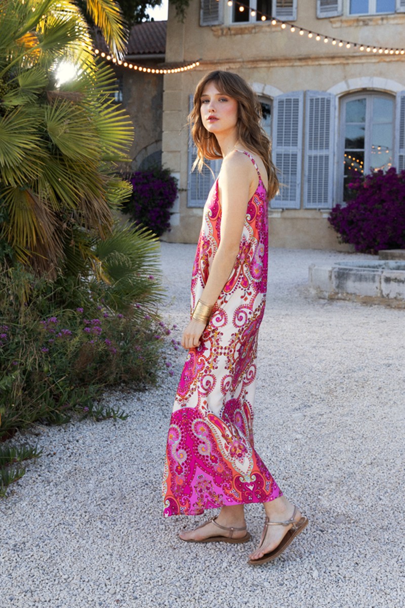 Robe longue satinée à bretelles