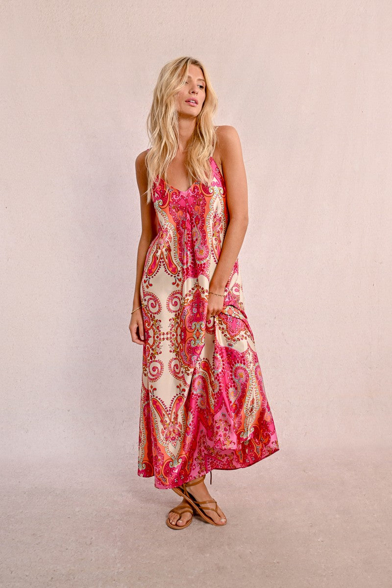 Robe longue satinée à bretelles