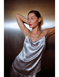 Top à bretelles à strass, effet satiné