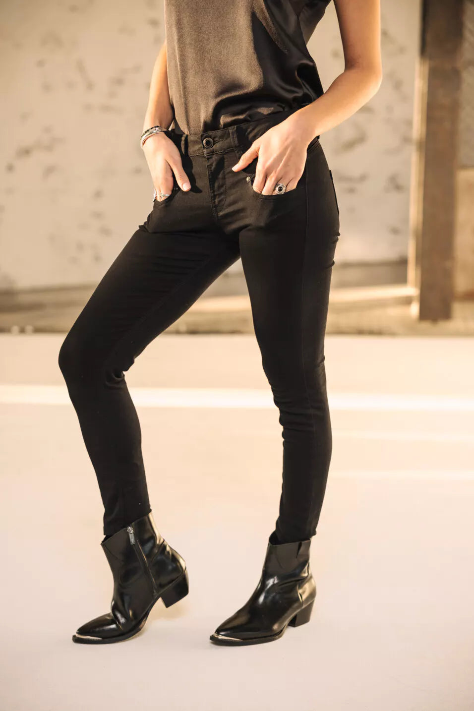 Alexa High Waist Cropped Jeans Skinny,( Black)