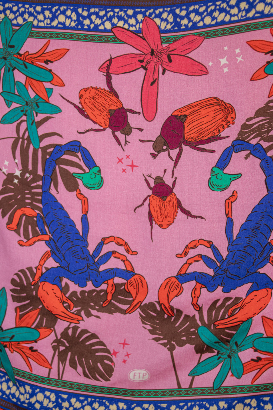 Fathia Desert Wildlife Big (pink frosting)