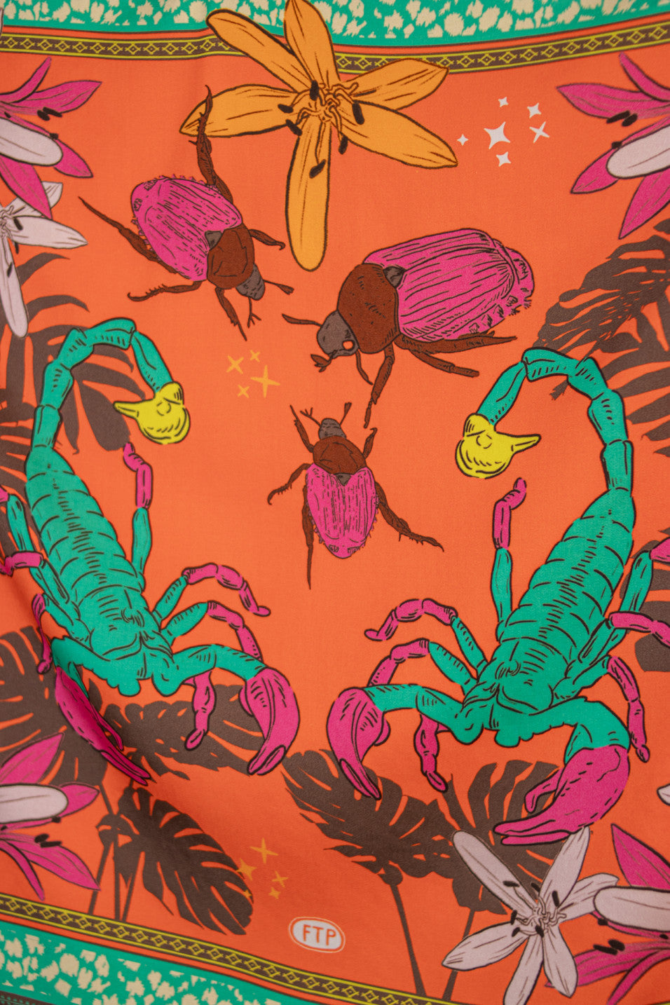 Fathia Desert Wildlife Big (vibrant orange)